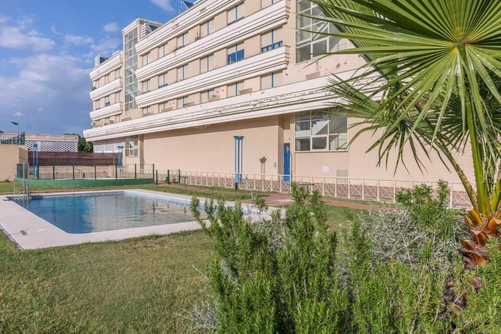 Fibes Con Piscina Y Parking Gratis Apartamento Sevilla Este Exterior photo