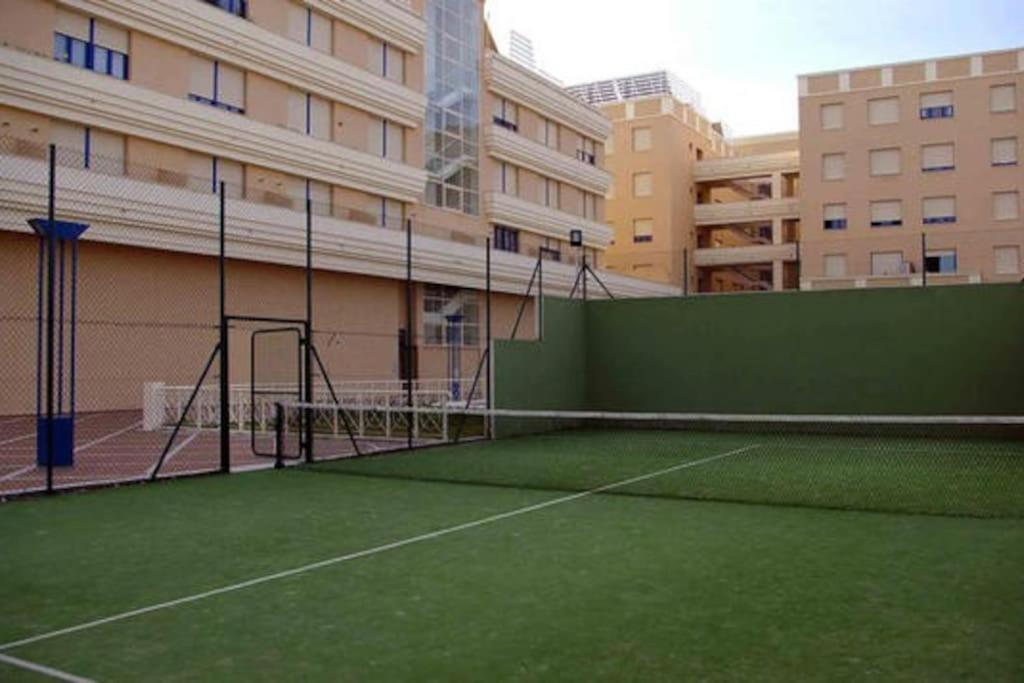 Fibes Con Piscina Y Parking Gratis Apartamento Sevilla Este Exterior photo