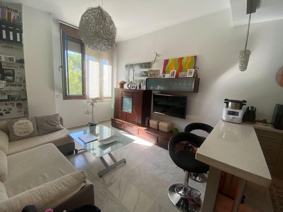 Fibes Con Piscina Y Parking Gratis Apartamento Sevilla Este Exterior photo