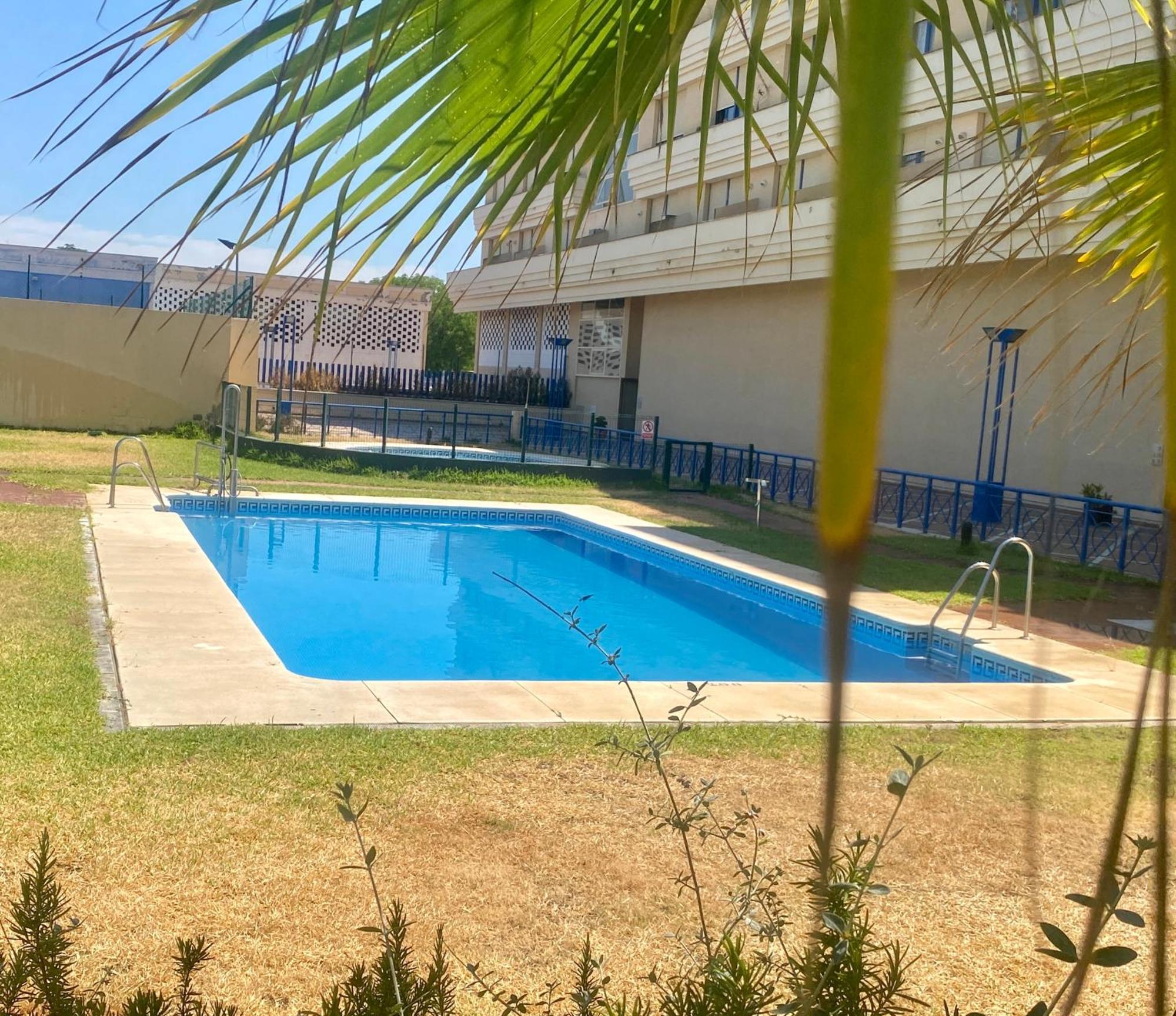 Fibes Con Piscina Y Parking Gratis Apartamento Sevilla Este Exterior photo